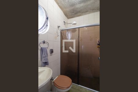Banheiro de casa à venda com 3 quartos, 230m² em Remédios, Osasco