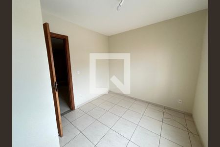 Quarto 1 de casa para alugar com 2 quartos, 40m² em Bento Ribeiro, Rio de Janeiro