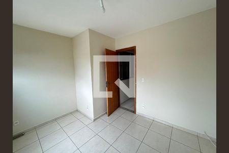Quarto 1 de casa para alugar com 2 quartos, 40m² em Bento Ribeiro, Rio de Janeiro
