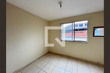 Quarto 1 de casa para alugar com 2 quartos, 40m² em Bento Ribeiro, Rio de Janeiro