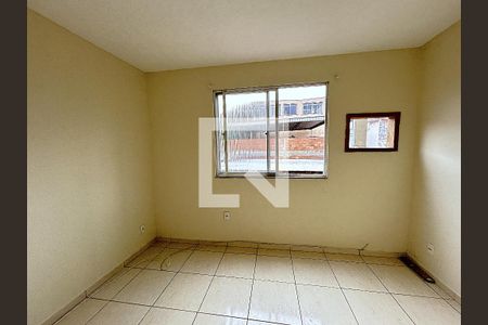 Quarto 1 de casa para alugar com 2 quartos, 40m² em Bento Ribeiro, Rio de Janeiro