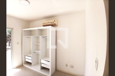 Quarto de casa de condomínio para alugar com 5 quartos, 260m² em Vargem Grande, Rio de Janeiro