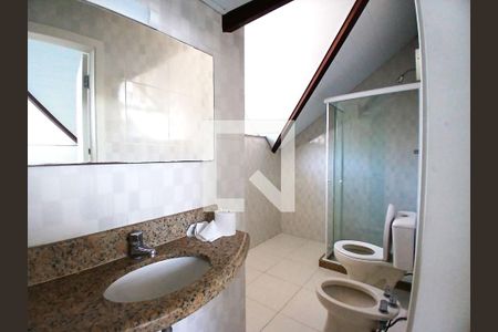 Banheiro de casa de condomínio para alugar com 5 quartos, 260m² em Vargem Grande, Rio de Janeiro