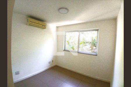 Quarto de casa de condomínio para alugar com 5 quartos, 260m² em Vargem Grande, Rio de Janeiro