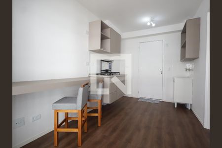 Sala/Cozinha de apartamento para alugar com 1 quarto, 27m² em Portal do Morumbi, São Paulo