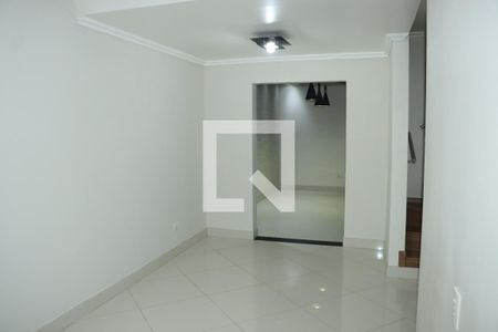 Casa de Condomínio para alugar com 2 quartos, 85m² em Granja Viana, Cotia