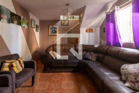 Sala de casa à venda com 5 quartos, 120m² em Sítio Cercado, Curitiba