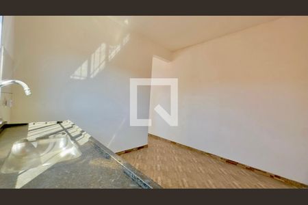 Cozinha de casa para alugar com 2 quartos, 75m² em Cidade Soberana, Guarulhos