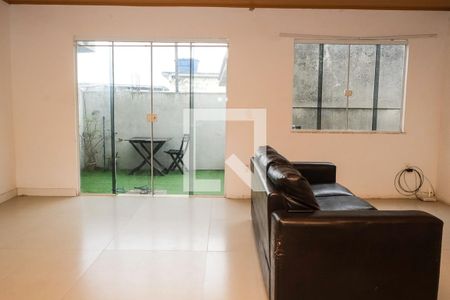 SALA de casa para alugar com 2 quartos, 106m² em Botafogo, Nova Iguaçu