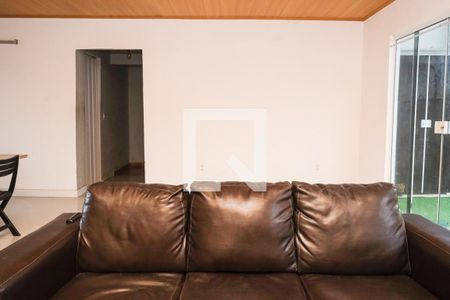SALA de casa para alugar com 2 quartos, 106m² em Botafogo, Nova Iguaçu
