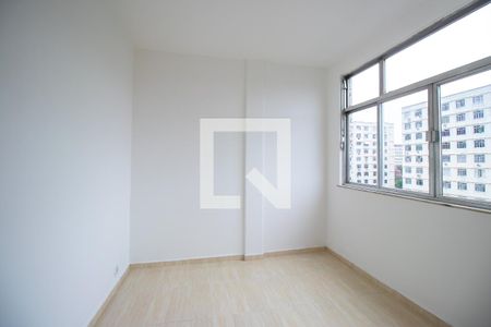 Quarto 1 de apartamento para alugar com 2 quartos, 80m² em Olaria, Rio de Janeiro