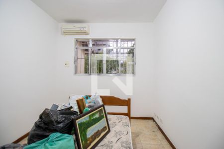 Quarto 1 de casa para alugar com 4 quartos, 200m² em Ramos, Rio de Janeiro