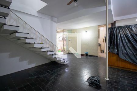 Sala 1 de casa para alugar com 4 quartos, 200m² em Ramos, Rio de Janeiro