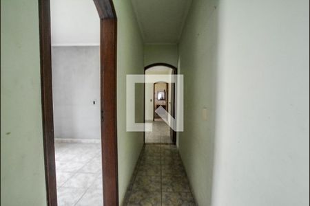 Corredor de casa à venda com 2 quartos, 200m² em Vila Pires, Santo André