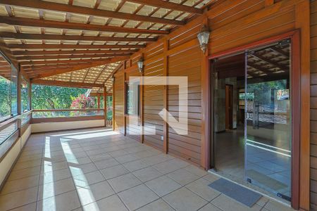 Casa de Condomínio à venda com 3 quartos, 450m² em Vila D’el Rey, Nova Lima