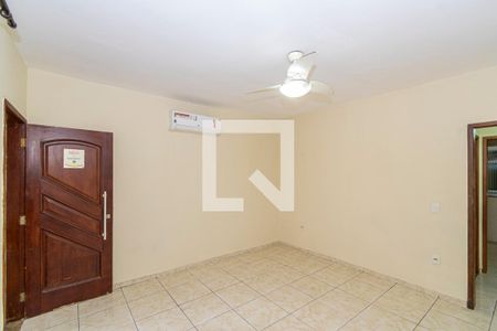 Sala de casa para alugar com 2 quartos, 60m² em Olaria, Rio de Janeiro