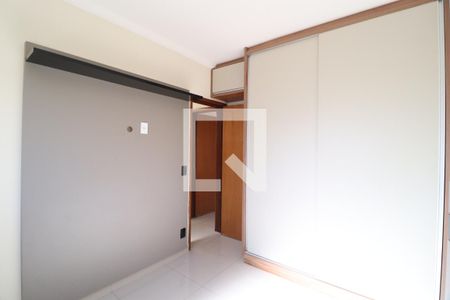 Quarto 2 de apartamento para alugar com 2 quartos, 58m² em Santa Mônica, Uberlândia