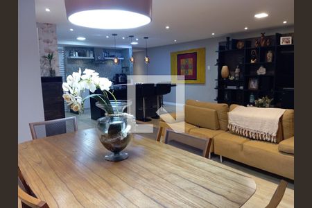 Sala de apartamento para alugar com 3 quartos, 166m² em Barra da Tijuca, Rio de Janeiro