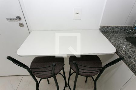 Cozinha - Mesa e Cadeiras de apartamento para alugar com 2 quartos, 33m² em Cidade Mãe do Céu, São Paulo