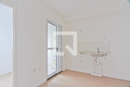 Sala e cozinha de apartamento à venda com 2 quartos, 32m² em Casa Verde Alta, São Paulo