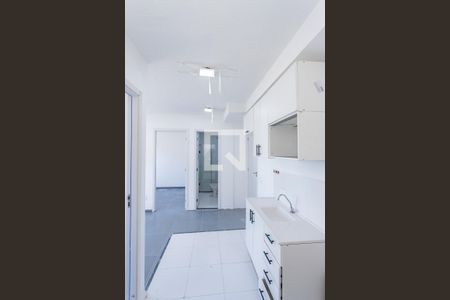Sala, cozinha e área de serviço de apartamento para alugar com 2 quartos, 32m² em Vila Pereira Cerca, São Paulo