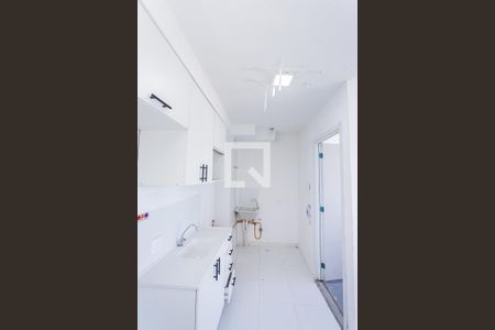 Sala, cozinha e área de serviço de apartamento para alugar com 2 quartos, 32m² em Vila Pereira Cerca, São Paulo