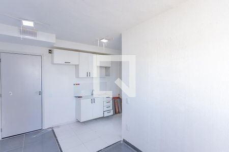 Sala, cozinha e área de serviço de apartamento para alugar com 2 quartos, 32m² em Vila Pereira Cerca, São Paulo