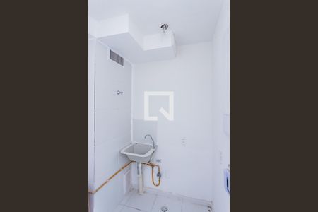 Sala, cozinha e área de serviço de apartamento para alugar com 2 quartos, 32m² em Vila Pereira Cerca, São Paulo