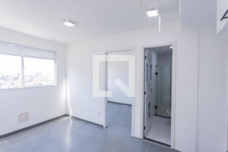 Sala, cozinha e área de serviço de apartamento para alugar com 2 quartos, 32m² em Vila Pereira Cerca, São Paulo