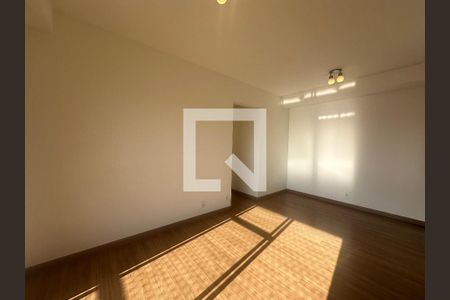 Sala de apartamento para alugar com 2 quartos, 66m² em Empresarial 18 do Forte, Barueri