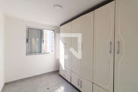 Quarto 1 de apartamento para alugar com 2 quartos, 48m² em Itaquera, São Paulo