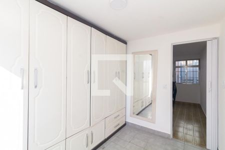 Quarto 1 de apartamento para alugar com 2 quartos, 48m² em Itaquera, São Paulo