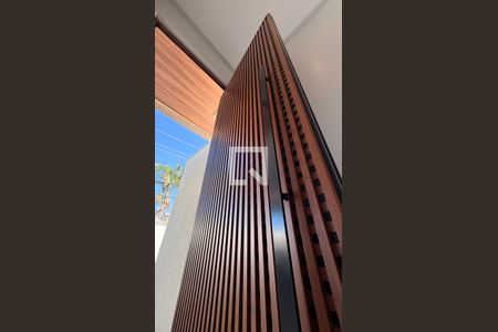 Porta da Sala de casa à venda com 4 quartos, 248m² em Jardim Atlântico, Goiânia