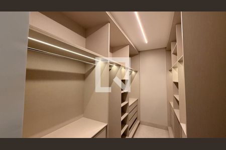 Closet da suíte 1 de casa à venda com 4 quartos, 248m² em Jardim Atlântico, Goiânia