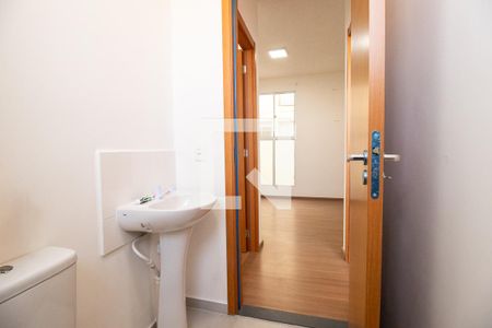 Banheiro Social de apartamento para alugar com 2 quartos, 38m² em Umbara, Curitiba