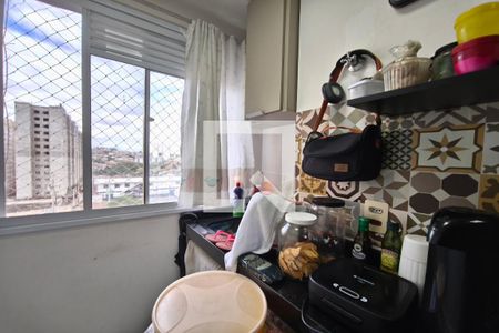 Cozinha e Área de Serviço de apartamento para alugar com 2 quartos, 54m² em Jardim do Lago Ii, Campinas