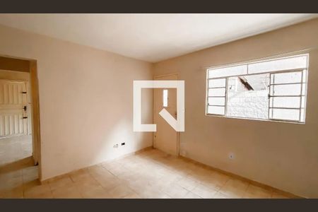 Sala de casa à venda com 4 quartos, 240m² em Vila Araguaia, São Paulo
