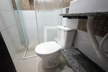 Banheiro de casa para alugar com 2 quartos, 60m² em Jardim Santo André, Santo André