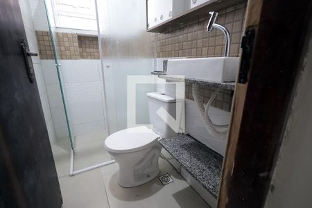 Banheiro de casa para alugar com 2 quartos, 60m² em Jardim Santo André, Santo André