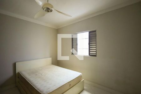 Quarto 2 de casa para alugar com 2 quartos, 150m² em Vila Marari, São Paulo