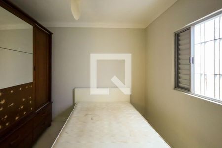 Quarto 2 de casa para alugar com 2 quartos, 150m² em Vila Marari, São Paulo
