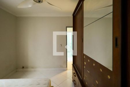 Quarto 2 de casa para alugar com 2 quartos, 150m² em Vila Marari, São Paulo
