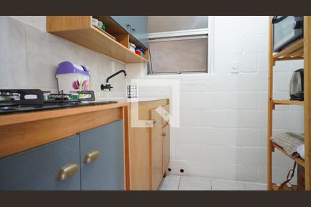 Cozinha e Área de Serviço de apartamento à venda com 2 quartos, 38m² em Mário Quintana, Porto Alegre