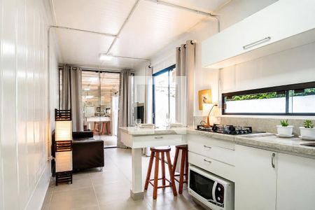 Cozinha de apartamento para alugar com 1 quarto, 40m² em Rio Tavares, Florianópolis