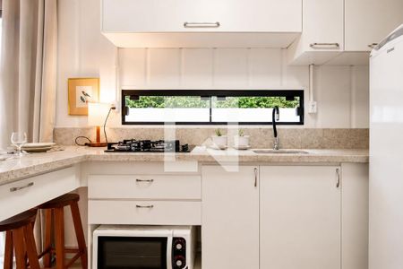Cozinha de apartamento para alugar com 1 quarto, 40m² em Rio Tavares, Florianópolis