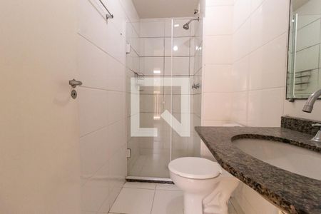 Banheiro Social de apartamento para alugar com 3 quartos, 68m² em Xaxim, Curitiba