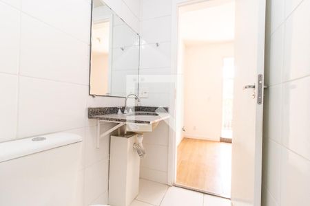 Banheiro Social de apartamento para alugar com 3 quartos, 68m² em Xaxim, Curitiba