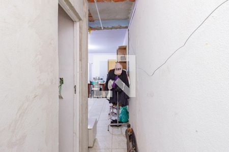 Corredor de casa para alugar com 2 quartos, 82m² em Estância Jaraguá, São Paulo