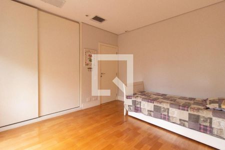 Casa à venda com 4 quartos, 620m² em Jardim Silvia (Zona Oeste), São Paulo