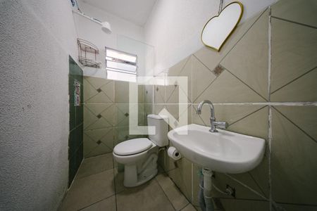 Banheiro de casa para alugar com 1 quarto, 42m² em Penha de França, São Paulo